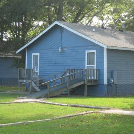 Virginia Landing Camping Resort Cabin 1，位于Quinby的酒店