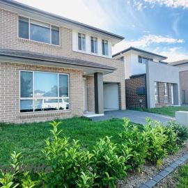 Relaxing 5BR House, 3 Bathrooms, Garden and BBQ，位于Marsden Park的酒店