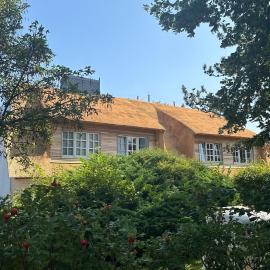 NEU in Keitum - Hochwertige Ferienwohnung unter Reet mit Strandkorb，位于凯图姆的酒店