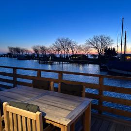 Piratenschiff - First-Class Auszeit mit privaten Spa, Kamin, Meerblick & Gym，位于费马恩的酒店