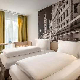 Super 8 by Wyndham Augsburg，位于奥格斯堡的酒店