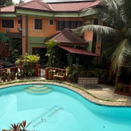 Stefanie Grace Inn，位于洛博克的酒店