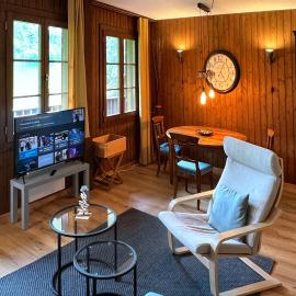 Chalet Oasis - Your Alpine Hideaway，位于Bürglen的酒店