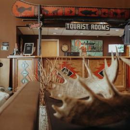 Wildwood Lodge，位于Pewaukee的酒店