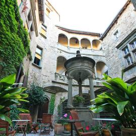 Hôtel d'Alibert,位于Caunes-Minervois的酒店