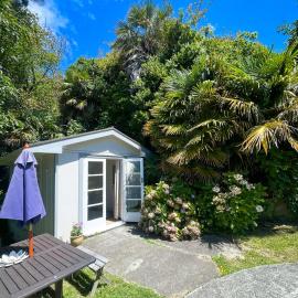 Ruby Bay Beach Sleepout - 30 mins from Abel Tasman，位于玛普瓦的酒店