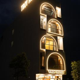 TROY HOTEL - Bà Rịa，位于Ấp Long Kiên I的酒店