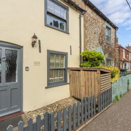 No33 BRACKEN BOUTIQUE COTTAGE，位于布兰克斯特的酒店