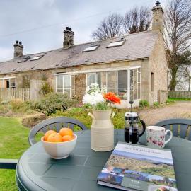 2 Bed in Berwick-upon-Tweed oc-nb678，位于Lowick的酒店
