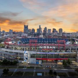 La Quinta Inn & Suites by Wyndham Nashville Downtown Stadium，位于纳什维尔的酒店