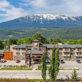 Prestige Golden Hotel，位于戈尔登的酒店