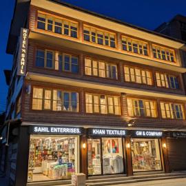 Hotel Sahil - City Center, LalChowk，位于斯利那加的酒店