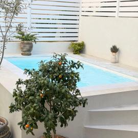 Myronos suite with jacuzzi，位于比雷埃夫斯的酒店