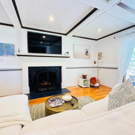 Cape Cod Retreat, Osterville Beach Pass，位于Osterville的酒店