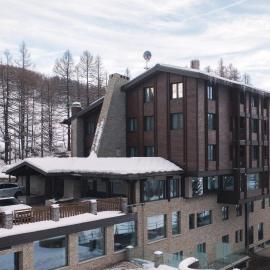 Chalet Valdotain，位于布勒伊-切尔维尼亚的酒店