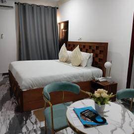 First HR Hotel，位于Prampram的酒店