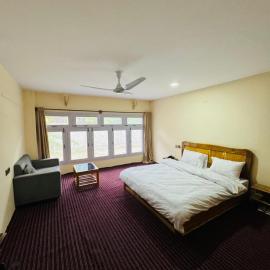 Gahirat Castle Chitral,位于吉塔尔的酒店