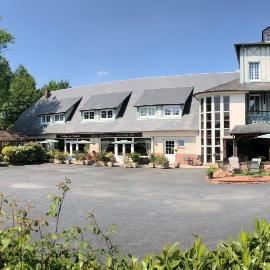 Logis Hôtel Restaurant Spa L'auberge Du President,位于Cormeilles的酒店
