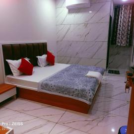 HOTEL JANTA INn，位于瓦皮的酒店