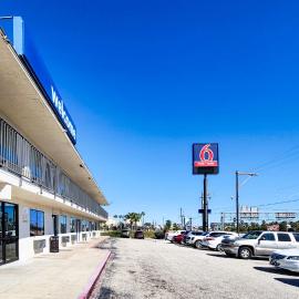 Studio 6 Galveston TX，位于加尔维斯敦的酒店