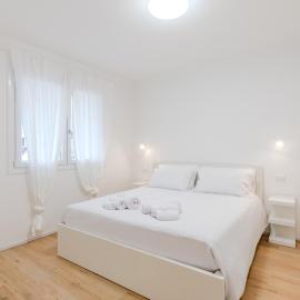 GINO SUITES - Bilocali Luxury - Appartamenti vicini a Rho Fiera e Milano，位于博拉泰的酒店