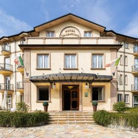 Hotel Valentino，位于阿奎泰尔梅的酒店