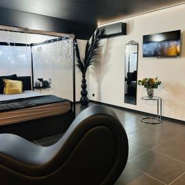 Le Bovary Hotel Suite Diamond，位于Héron的酒店