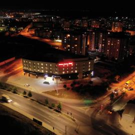 BUSINESS EXPRESS HOTEL，位于Kapaklı的酒店