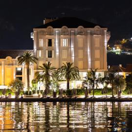 Hotel Palma，位于蒂瓦特的酒店