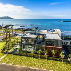 Aguila Hotel Jeju Oceano Suite，位于济州市的酒店