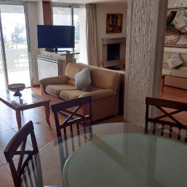 Spacious 4-Bedroom Chalet - Ski and Summer，位于科法德比安的酒店