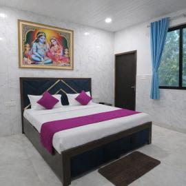 Hotel Bhavishyaa Vrindavan，位于范兰德凡的酒店