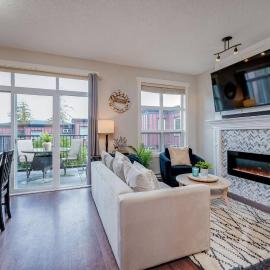 Sooke Ocean Oasis - Boutique Waterfront Rental，位于苏克的酒店