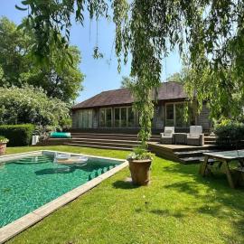 Pool House at Mill Cottage，位于戈灵的酒店