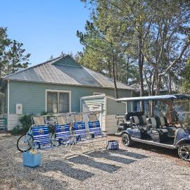 Beach Bungalow, 3 Min Walk to Beach, Golf Cart, 4 bikes, Wagon，位于Seacrest的酒店