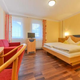 Hotel Peterhof，位于Dietenheim的酒店