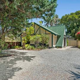 To Marlin & Will - Port Willunga - C21 SouthCoast Holidays，位于Port Willunga的酒店