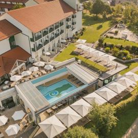 Hotel Sonnengut Wellness - Therme - Spa,位于巴特比恩巴赫的酒店
