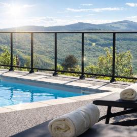 Logis Hôtel-Restaurant Au Vieux Morvan, au cœur de la Bourgogne, Piscine & Spa, Hôtel Climatisé，位于希农堡的酒店