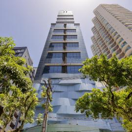 Stay Home Luxo - 1 min da praia do Gonzaga - Estrutura de hotel 4 estrelas - Piscina no Rooftop - Sauna - Academia com vista pro mar，位于桑托斯的酒店