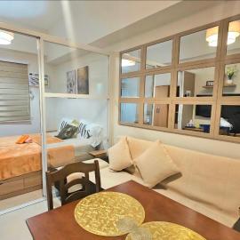 RJs Prime Haven Mactan near Airport with Balcony，位于Agus的酒店