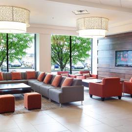 Delta Hotels by Marriott Saguenay Conference Centre,位于萨格奈的酒店