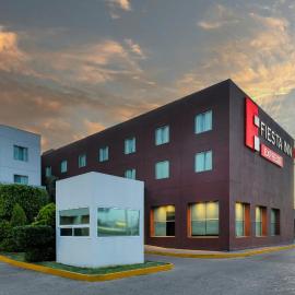 Fiesta Inn Express San Luis Potosí Oriente，位于圣路易斯波托西的酒店