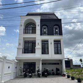 Zahra Homestay Syariah，位于Seturan的酒店