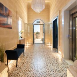 Georges Boutique Living，位于沙拉的酒店