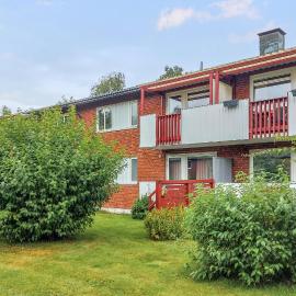 2 Bedroom Cozy Apartment In Hyltebruk，位于Hyltebruk的酒店
