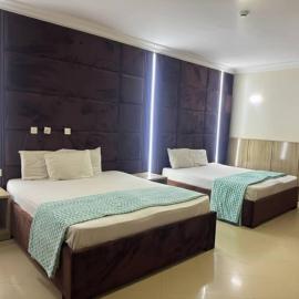 DE-George's Grand Resort，位于Mama的酒店