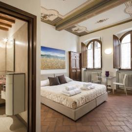 La Corte Del Re Suite & Rooms Arezzo，位于阿雷佐的酒店