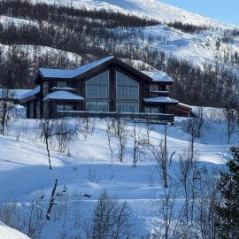 Målselv Fjellandsby Nordlyshytte，位于Bergset的酒店