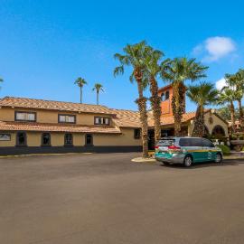 Quality Inn & Suites Goodyear - Phoenix West，位于嘉年的酒店
